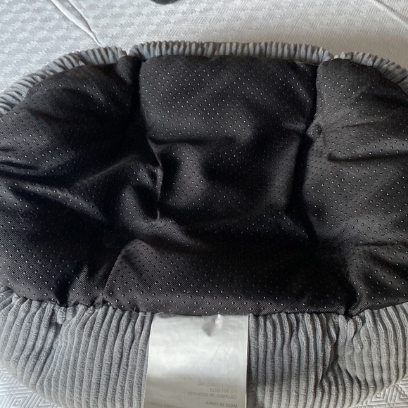 Cozy Pet Bed - Picture 3 of 5